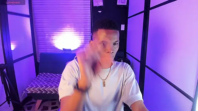 JacksonMuller  online show from 11-04-25, 02:21