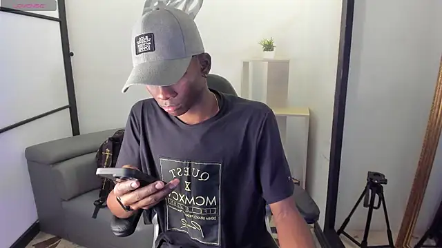 JacksonMuller  online show from 11-12-25, 01:04