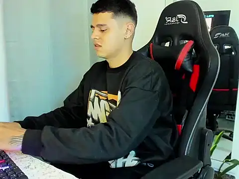 E Moon online show from 11-04-25, 04:16