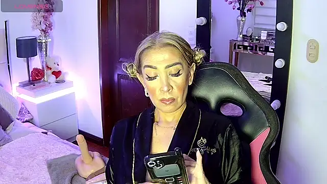 EvelinaGrey online show from 11-22-25, 10:19