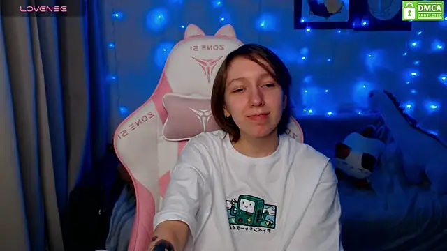 Snapshot of LeahGottty chatting on 12-26-24, 03:42 LeahGottty online show from 12-26-24, 03:42