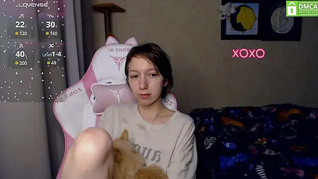 Snapshot of LeahGottty chatting on 12-06-24, 02:22 LeahGottty online show from 12-06-24, 02:22