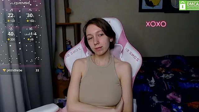 Snapshot of LeahGottty chatting on 12-03-24, 05:38 LeahGottty online show from 12-03-24, 05:38