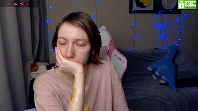 Snapshot of LeahGottty chatting on 12-30-24, 03:12 LeahGottty online show from 12-30-24, 03:12