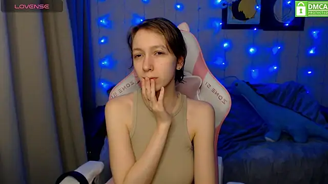 Snapshot of LeahGottty chatting on 12-13-24, 02:16 LeahGottty online show from 12-13-24, 02:16