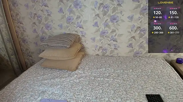 Louise Lavender online show from 06-03-26, 03:18