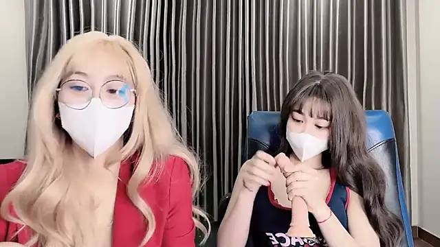 Snapshot of Mono-Stewardesss chatting on 03-20-25, 12:54 Mono-Stewardesss online show from 03-20-25, 12:54