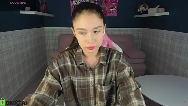 Snapshot of Anna_Way chatting on 05-13-26, 01:01 Anna Way online show from 05-13-26, 01:01