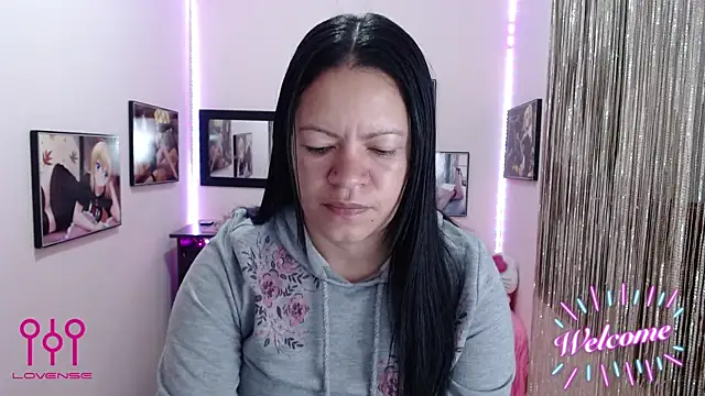 Cristal w online show from 10-22-25, 12:37