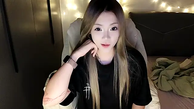 Snapshot of Jennie-007 chatting on 09-10-25, 05:45 Jennie-007 online show from 09-10-25, 05:45