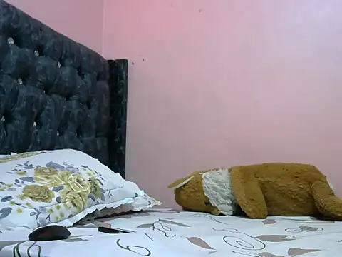 slender-qwene online show from 02-25-26, 07:41