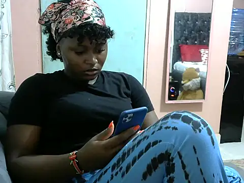 Snapshot of slender-qwene chatting on 04-25-26, 05:21 slender-qwene online show from 04-25-26, 05:21