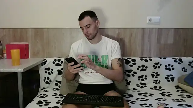 Snapshot of 28nick28 chatting on 01-21-25, 11:56 28nick28 online show from 01-21-25, 11:56