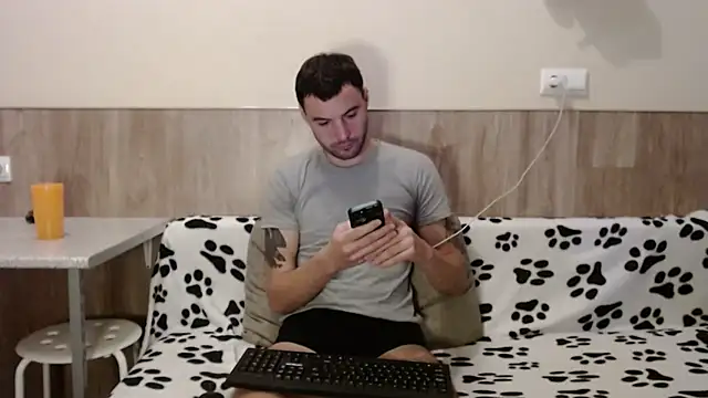 Snapshot of 28nick28 chatting on 12-19-24, 12:12 28nick28 online show from 12-19-24, 12:12