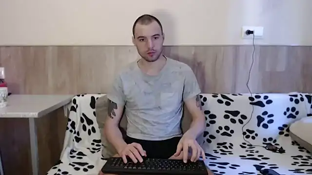 Snapshot of 28nick28 chatting on 03-19-25, 09:17 28nick28 online show from 03-19-25, 09:17