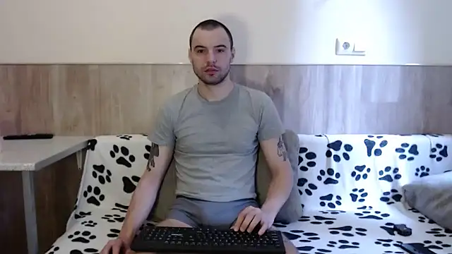 Snapshot of 28nick28 chatting on 03-20-25, 09:04 28nick28 online show from 03-20-25, 09:04