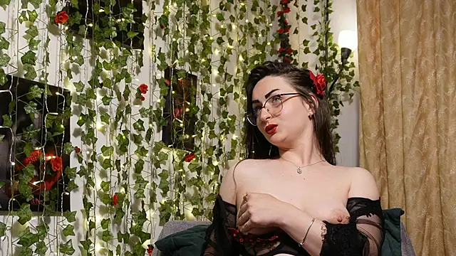 Snapshot of NaughtYHomemadE chatting on 06-16-26, 02:28 NaughtYHomemadE online show from 06-16-26, 02:28