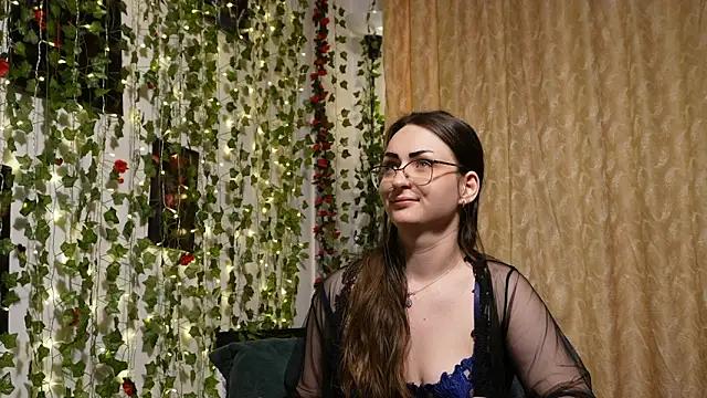 Snapshot of NaughtYHomemadE chatting on 06-17-26, 11:20 NaughtYHomemadE online show from 06-17-26, 11:20