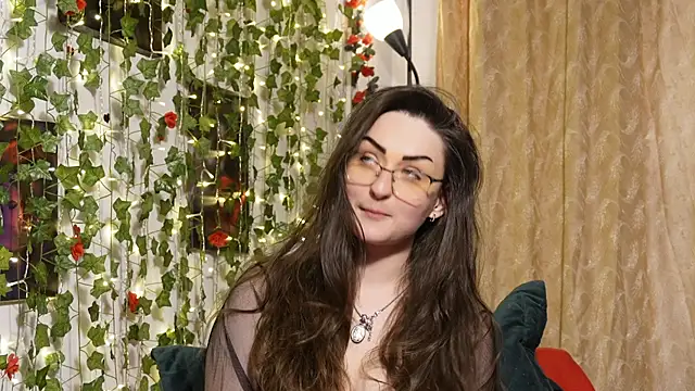 Snapshot of NaughtYHomemadE chatting on 03-26-26, 11:41 NaughtYHomemadE online show from 03-26-26, 11:41