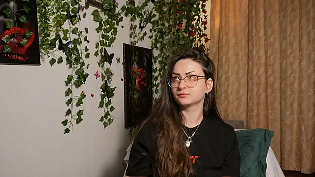 NaughtYHomemadE online show from 11-30-25, 05:25