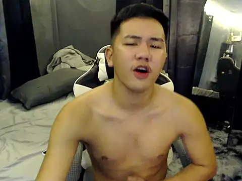 xgregor07 online show from 10-25-25, 09:41