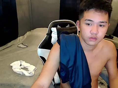 Snapshot of xgregor07 chatting on 10-12-25, 05:58 xgregor07 online show from 10-12-25, 05:58
