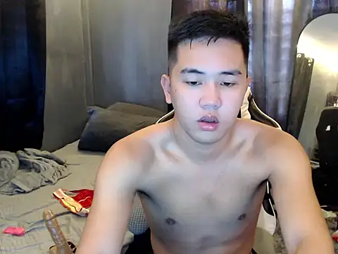 xgregor07 online show from 11-12-25, 03:54