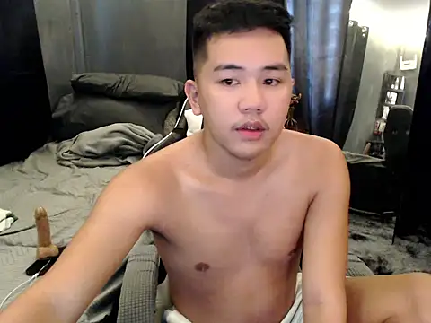 xgregor07 online show from 11-10-25, 05:34