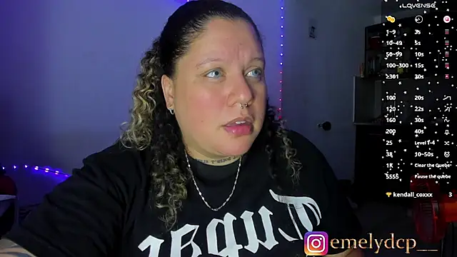 mariana maze online show from 10-27-25, 04:24