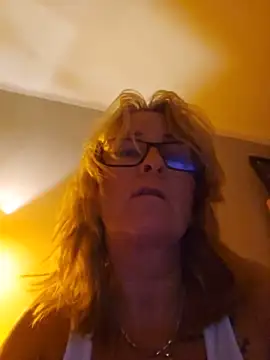 Snapshot of Steffi45 chatting on 06-11-26, 07:22 Steffi45 online show from 06-11-26, 07:22
