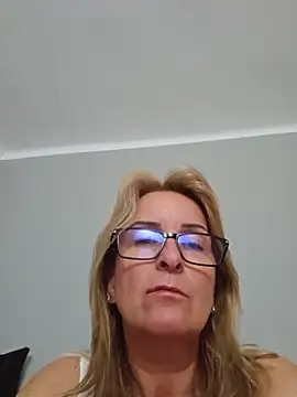 Snapshot of Steffi45 chatting on 06-04-26, 08:08 Steffi45 online show from 06-04-26, 08:08