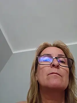 Snapshot of Steffi45 chatting on 06-01-26, 10:15 Steffi45 online show from 06-01-26, 10:15