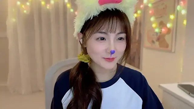 Snapshot of SHUIshui_ chatting on 02-16-25, 04:53 SHUIshui online show from 02-16-25, 04:53