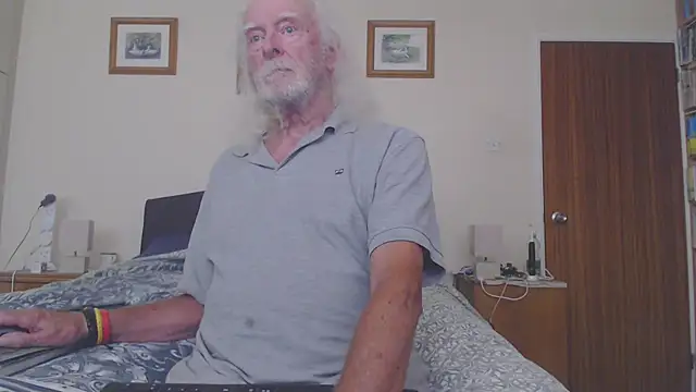 Snapshot of WaverlyKernow chatting on 07-06-26, 03:36 WaverlyKernow online show from 07-06-26, 03:36