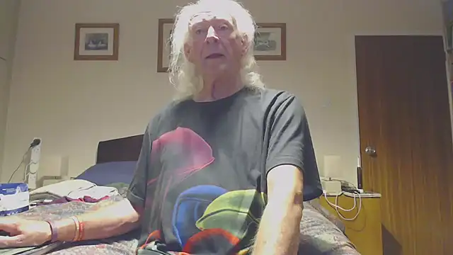 WaverlyKernow online show from 04-06-26, 02:18