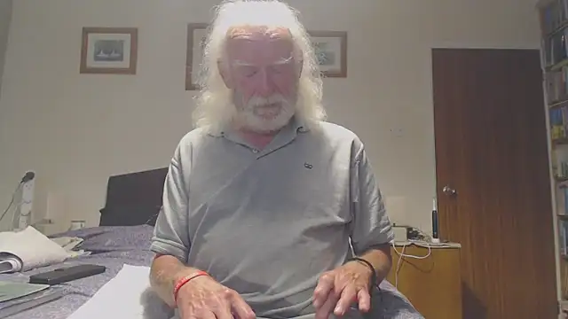 Snapshot of WaverlyKernow chatting on 06-17-26, 11:09 WaverlyKernow online show from 06-17-26, 11:09