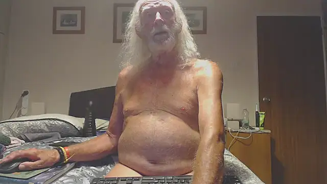 Snapshot of WaverlyKernow chatting on 07-18-26, 08:17 WaverlyKernow online show from 07-18-26, 08:17