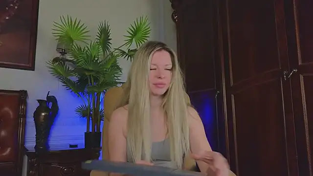 Real Tini online show from 04-13-26, 06:28