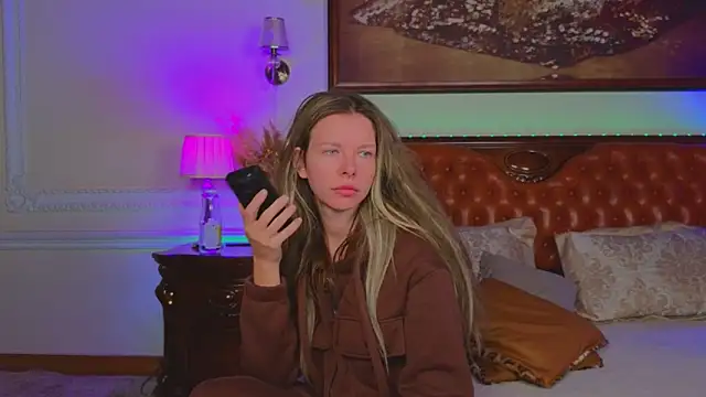 Real Tini online show from 12-01-25, 06:14