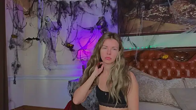 Real Tini online show from 10-31-25, 05:59