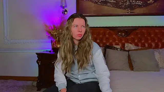 Real Tini online show from 11-17-25, 06:06