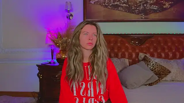 Real Tini online show from 11-14-25, 05:55