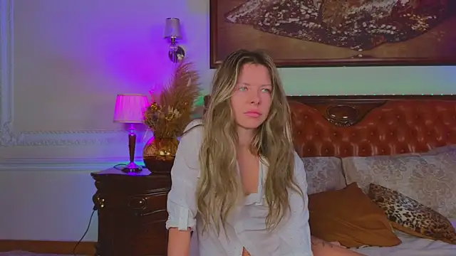 Real Tini online show from 11-20-25, 06:14