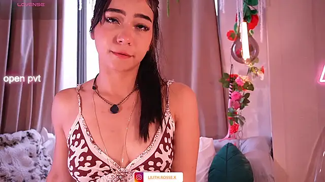 Snapshot of lilith__rosse chatting on 06-17-26, 05:56 lilith rosse online show from 06-17-26, 05:56