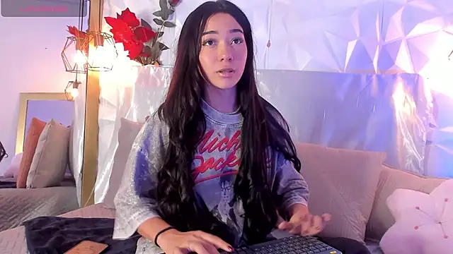 Snapshot of lilith__rosse chatting on 03-19-25, 07:38 lilith rosse online show from 03-19-25, 07:38