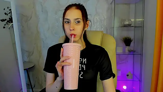 Snapshot of ArmiEri chatting on 11-09-25, 06:34 ArmiEri online show from 11-09-25, 06:34