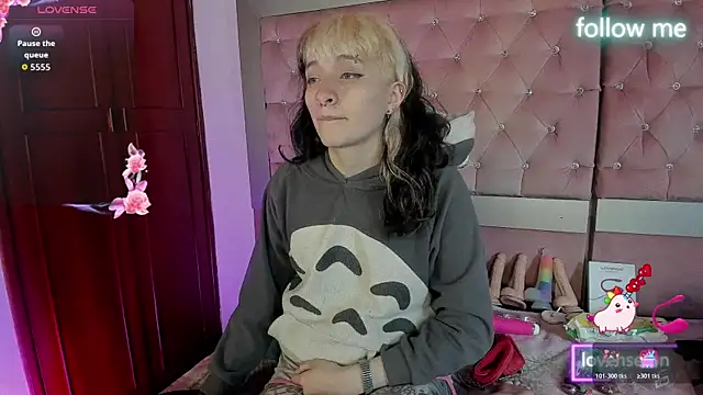 Snapshot of neeko_princes chatting on 04-09-26, 12:33 neeko princes online show from 04-09-26, 12:33