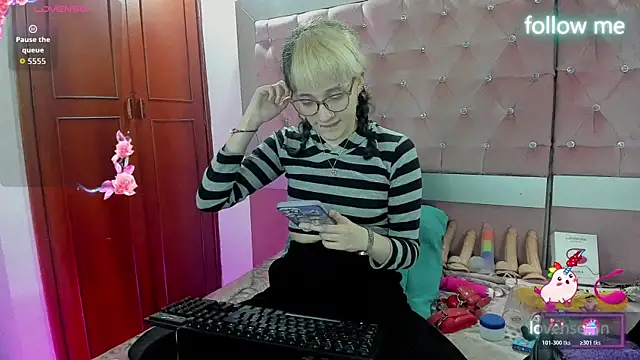 neeko princes online show from 12-22-25, 12:05