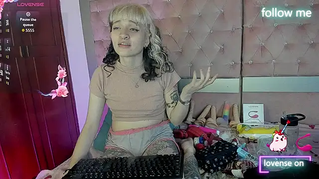 Snapshot of neeko_princes chatting on 04-20-26, 12:30 neeko princes online show from 04-20-26, 12:30