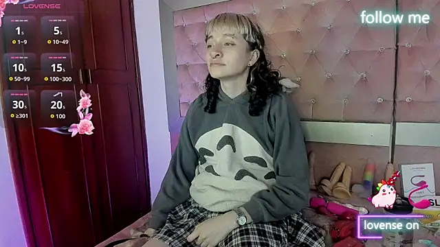 Snapshot of neeko_princes chatting on 03-25-26, 12:26 neeko princes online show from 03-25-26, 12:26